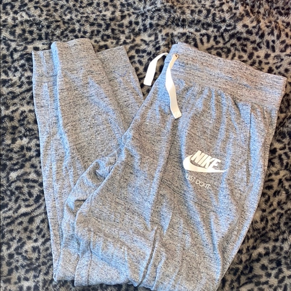 Nike Joggers - L